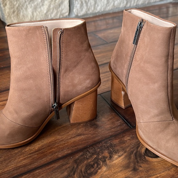 Brown Ankle Booties (new without tags) - Picture 2 of 6